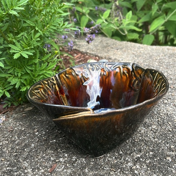 Hillborn Pottery Handmade Brown and Blue Ceramic Fold Over Bowl Signed Canada - Picture 3 of 8